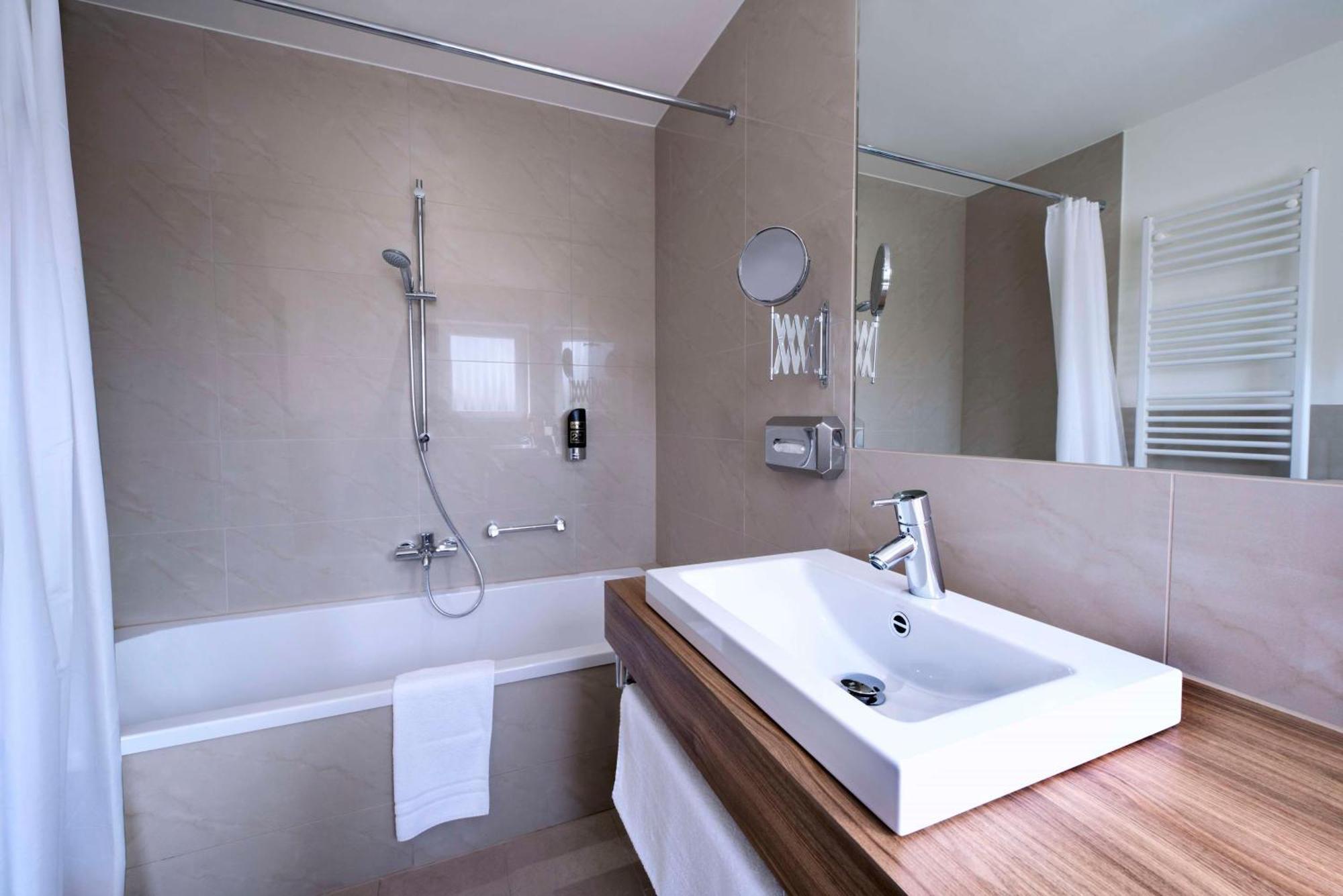 Best Western Hotel Brunnenhof Weibersbrunn Eksteriør billede